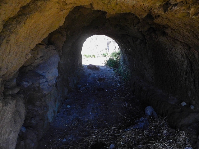Levada do Risco — 2 tunnels recall the former levada — photo 5