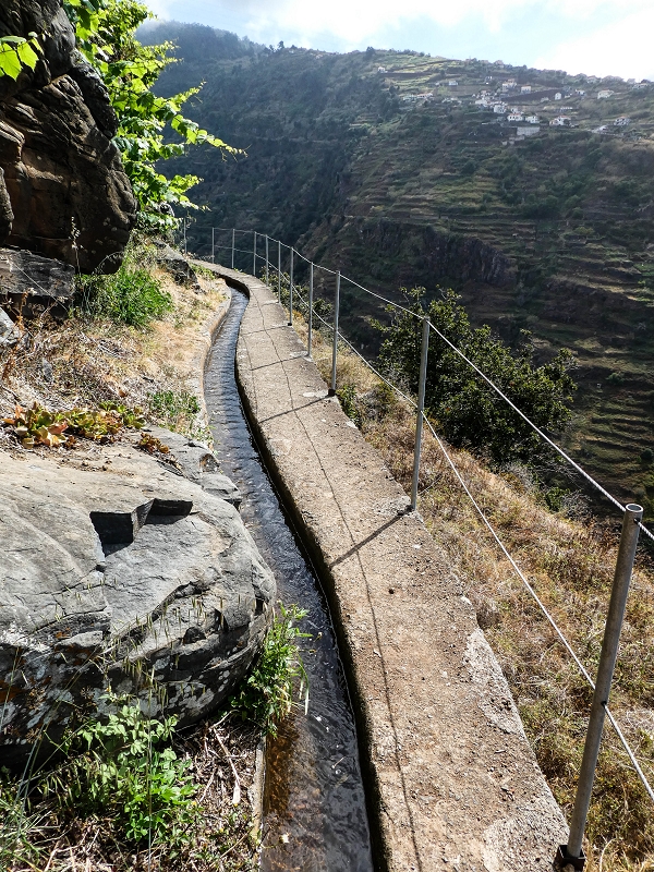 17 de maio de 2019 Para fechar: 5 levadas em Ponta do Sol — Para a Levada do Coronel e até ao cruzamento de estradas — foto 11