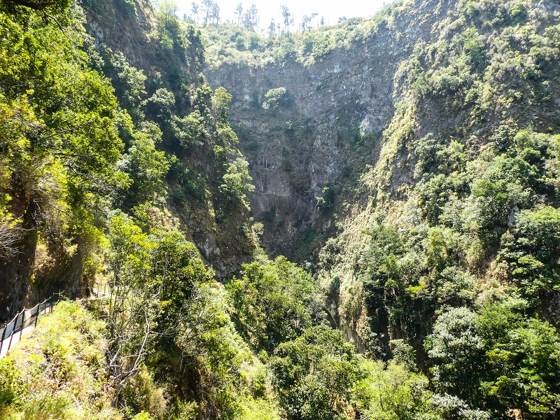 17 de maio de 2019 Para fechar: 5 levadas em Ponta do Sol — Seguindo até à passagem da cascata — foto 1
