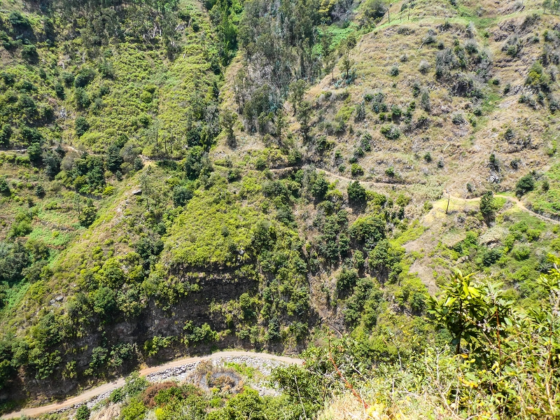17 de maio de 2019 Para fechar: 5 levadas em Ponta do Sol — Vistas para a Levada do Coronel do lado oposto — foto 10