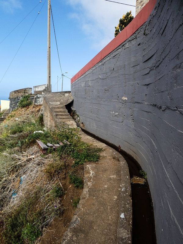 Levada do Coronel — Weiter bis zur ersten Strassenkreuzung — Foto 2