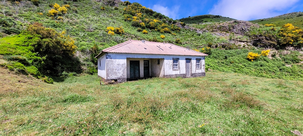17 June 2022 Furado Velho and Furado Novo — Ascent to the Quinta dos Tis — photo 6