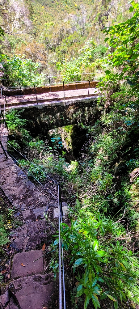 Levada Vinte e Cinco Fontes — Furado Novo: levada de adução da Ribeira do Alecrim — foto 8