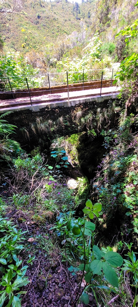 Levada Vinte e Cinco Fontes — Furado Novo: levada de adução da Ribeira do Alecrim — foto 9