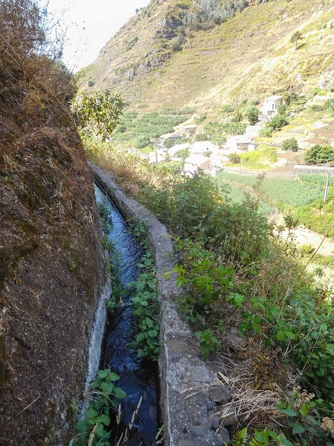 17 de agosto de 2017 3 levadas no vale inferior de Tabua — Com boas vistas até ao pequeno povoado — foto 4