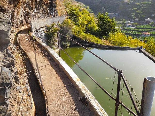 Levada das Voltas — Oberhalb der Felder aussichtsreich und genussvoll — Foto 8