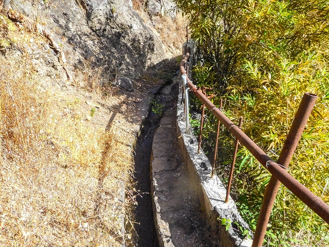 17 de agosto de 2017 3 levadas no vale inferior de Tabua — Do fim, bem caminhável até perto da estrada — foto 31