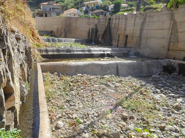 Levada das Voltas — Die ersten Meter bis oberhalb der Strasse — Foto 2