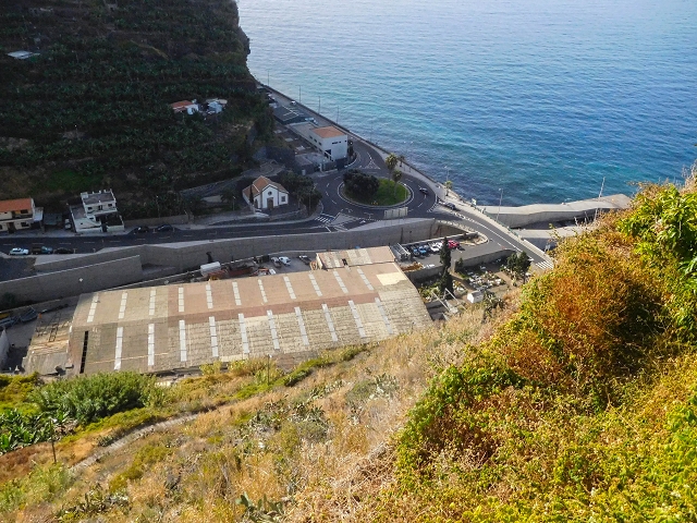 17 de agosto de 2017 3 levadas no vale inferior de Tabua — Subida da rotunda de Tabua à ER-222 e entrada na Levada das Voltas — foto 8