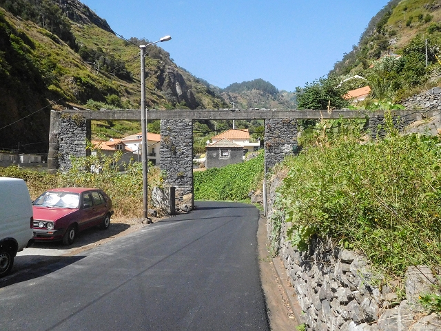 Levada das Voltas — Zuführende Levada mit Wassermühle — Foto 5