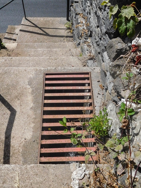 17 de agosto de 2017 3 levadas no vale inferior de Tabua — O antigo aqueduto do Moinho da Terca com a levada de adução — foto 6