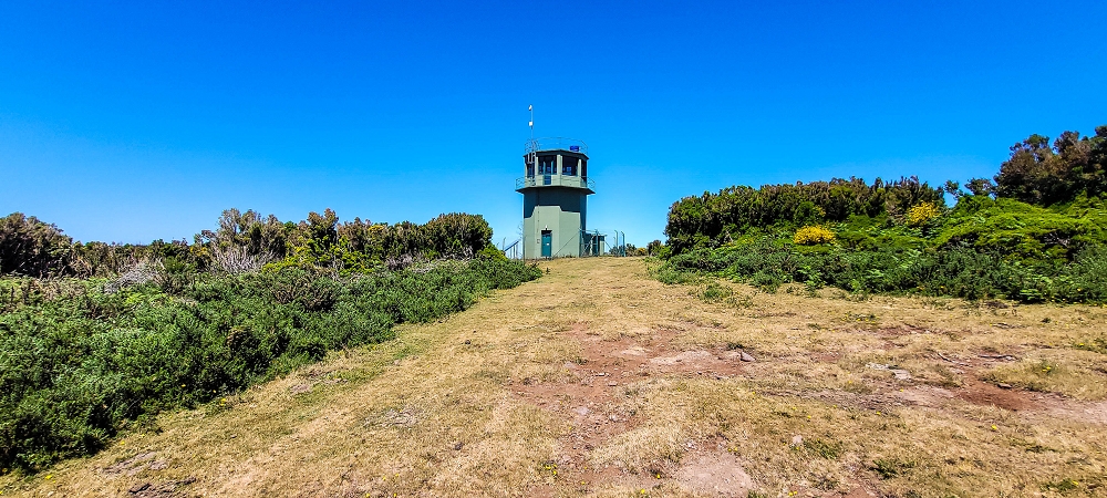 18.06.2022 Bardo Velho — Abstieg von der Fonte do Bispo zum Wasserspeicher — Foto 3