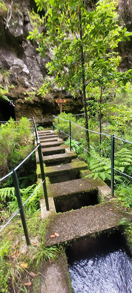18.06.2024 Rocha Vermelha, eine meiner Lieblingslevadas — Ribeira dos Cedros und Seixaltunnel — Foto 1