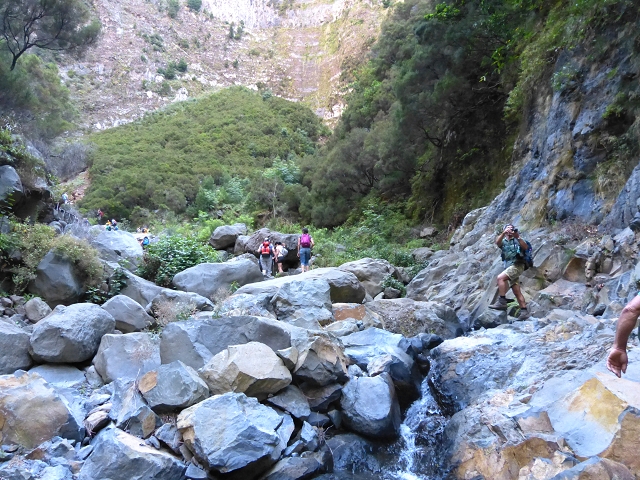 19 July 2015 Escadinhas do Menino Jesus — On in the stream bed of the Ribeira de Santa Luzia — photo 21