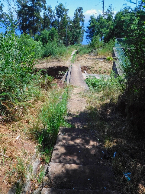 Levada do Pico do Arvoredo — Der alte Levadaverlauf der Levada da Azenha — Foto 1