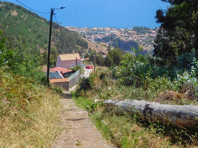 Levada do Pico do Arvoredo — Der alte Levadaverlauf der Levada da Azenha — Foto 4