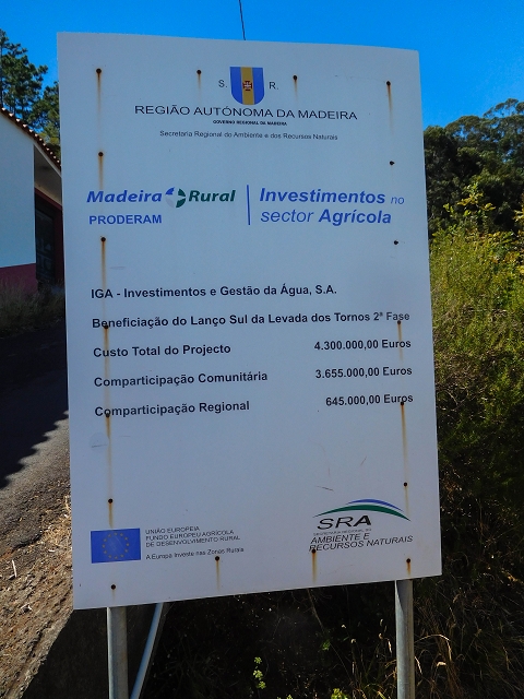 19 August 2017 On the trail of the Levada do Pico do Arvoredo in and around Camacha — Back on the Levada dos Tornos — photo 3