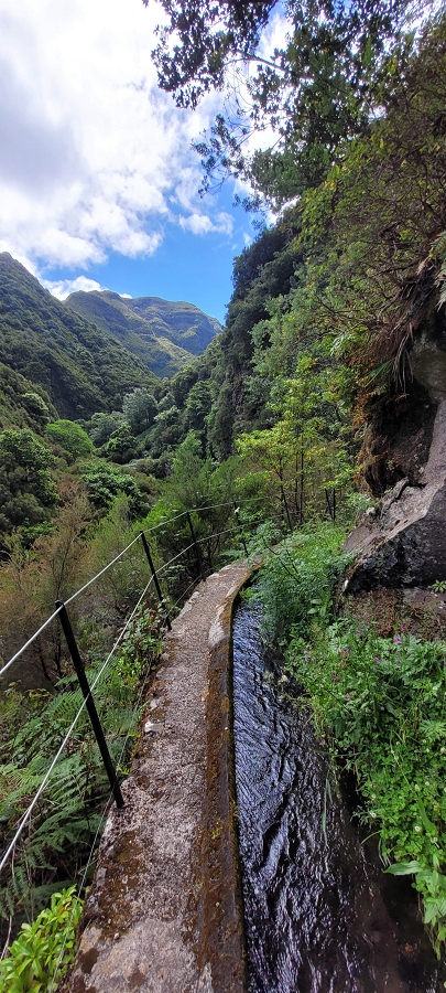 20 de junho de 2024 Túnel da Levada da Rocha Vermelha, a lagoa verde e o Furado Velho — Da entrada do túnel até à ponte — foto 7