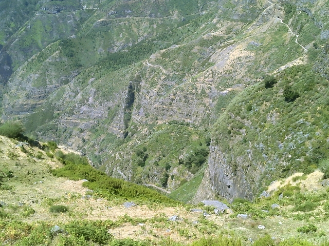 20.07.2015 Bica da Cana, Levada da Serra und Levada do Paul 2 — Levada da Serra bis zur Abrutschstelle — Foto 5