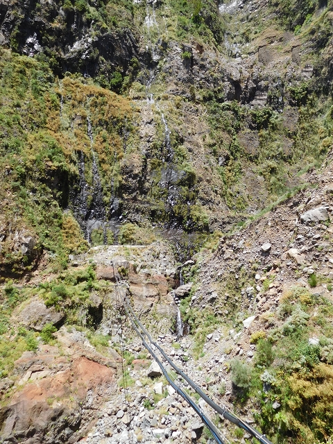21.07.2015 Cascalho von Pedras, Levada das Rabaças und Lombo do Mouro — Im westlichen Cascalho-Kessel — Foto 6