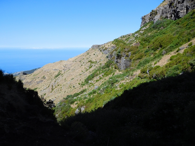 21.07.2015 Cascalho von Pedras, Levada das Rabaças und Lombo do Mouro — Von Pedras zum Einstieg in den Cascalho — Foto 11