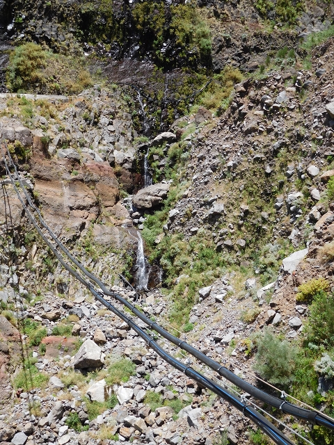 21.07.2015 Cascalho von Pedras, Levada das Rabaças und Lombo do Mouro — Im westlichen Cascalho-Kessel — Foto 16