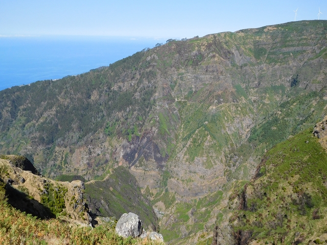 21.07.2015 Cascalho von Pedras, Levada das Rabaças und Lombo do Mouro — Von Pedras zum Einstieg in den Cascalho — Foto 15
