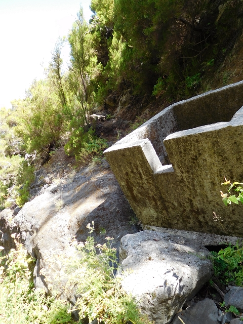 21.07.2015 Cascalho von Pedras, Levada das Rabaças und Lombo do Mouro — Aufstieg zur 'Sergio'-Tafel — Foto 8