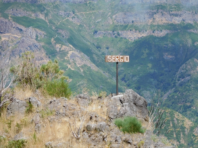 21.07.2015 Cascalho von Pedras, Levada das Rabaças und Lombo do Mouro — Aufstieg zur 'Sergio'-Tafel — Foto 29