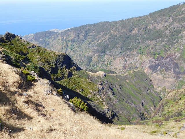 21.07.2015 Cascalho von Pedras, Levada das Rabaças und Lombo do Mouro — Von Pedras zum Einstieg in den Cascalho — Foto 18