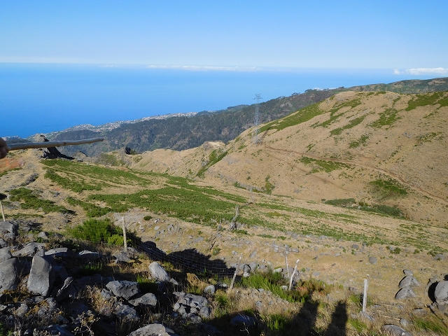 21.07.2015 Cascalho von Pedras, Levada das Rabaças und Lombo do Mouro — Von Pedras zum Einstieg in den Cascalho — Foto 2