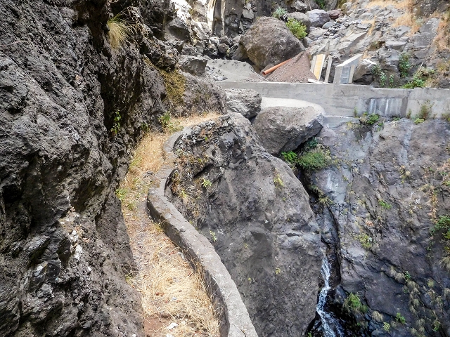21 August 2017 Levada do Cidrao and a visit to the upper Miradouro do Curral das Freiras — On the levada to the Madre — photo 5