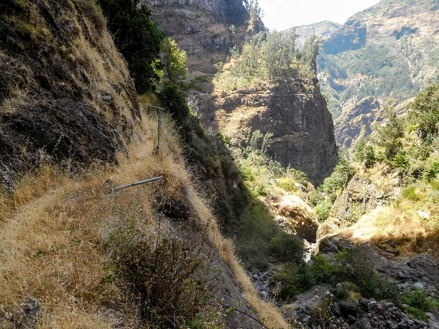 21 August 2017 Levada do Cidrao and a visit to the upper Miradouro do Curral das Freiras — On the levada to the Madre — photo 14
