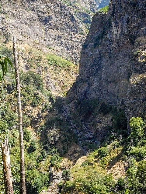 21 August 2017 Levada do Cidrao and a visit to the upper Miradouro do Curral das Freiras — Path and views into the valley of the Ribeira do Cidrao — photo 3