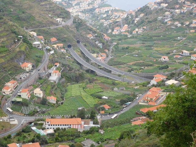 22.06.2016 Levada do Norte — Auf der Levada do Norrte durch den Cabo Girao-Tunnel bis nach Nogueira — Foto 21