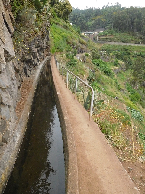 22.06.2016 Levada do Norte — Auf der Levada do Norrte durch den Cabo Girao-Tunnel bis nach Nogueira — Foto 22