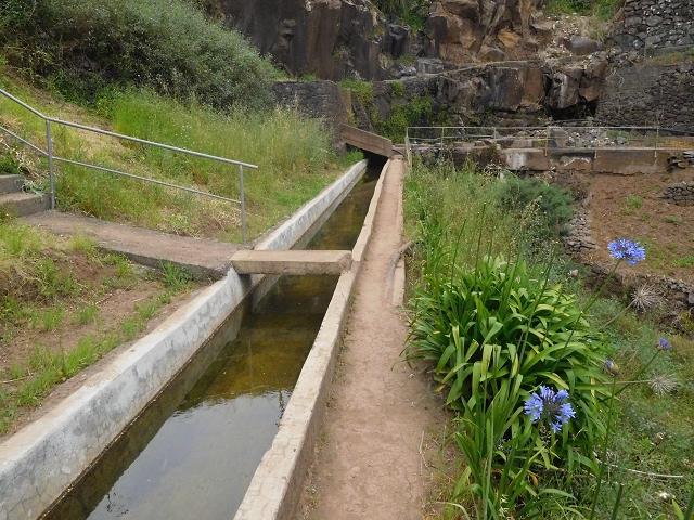 22.06.2016 Levada do Norte — Auf der Levada do Norrte durch den Cabo Girao-Tunnel bis nach Nogueira — Foto 24