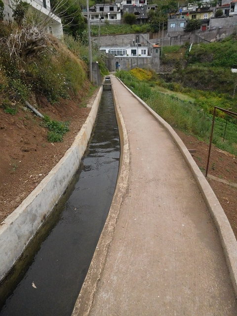 22.06.2016 Levada do Norte — Auf der Levada do Norrte durch den Cabo Girao-Tunnel bis nach Nogueira — Foto 38