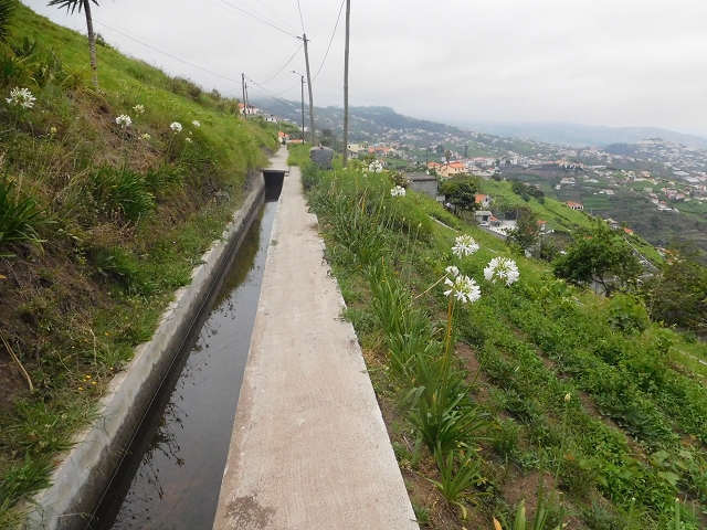 22.06.2016 Levada do Norte — Auf der Levada do Norrte durch den Cabo Girao-Tunnel bis nach Nogueira — Foto 48