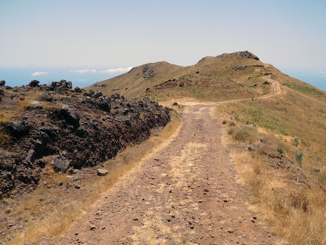 22 de julho de 2015 Levada da Serra da Alegria superior — Da estrada panorâmica até à extremidade entubada da Levada da Serra da Alegria sup. — foto 23