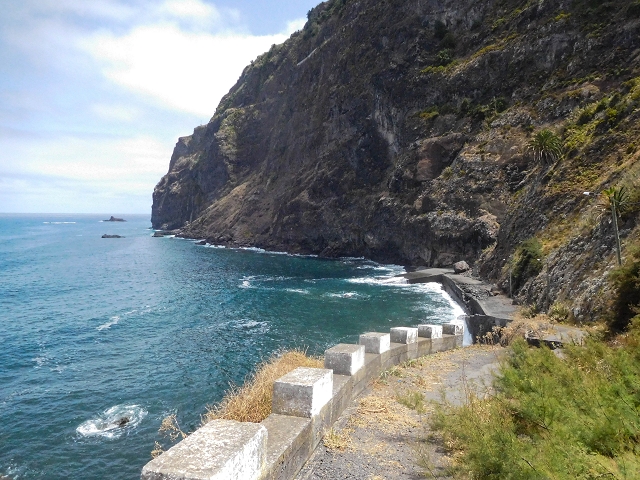 22.08.2017 Poco das Pulgas, Os Arredados und die Miradouros an der Nordküste — Vigia bei Ponta Delgada — Foto 1