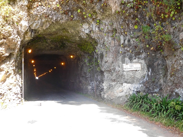 22.08.2017 Poco das Pulgas, Os Arredados und die Miradouros an der Nordküste — Viewpoint beim Tunnel — Foto 4