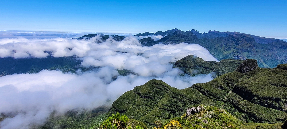 23 June 2024 Colour above the fog — Bica da Cana: on the top — photo 1