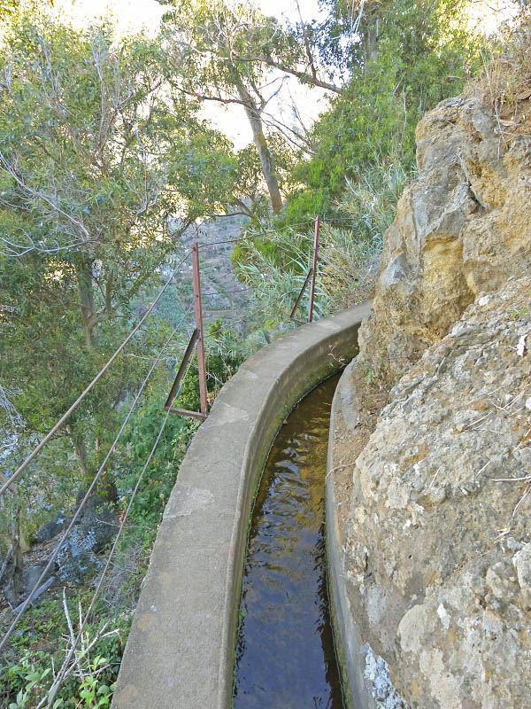 23 July 2013 Levada do Curral e Castelejo — From Lombo dos Tres Paus to Casa Perreira — photo 1