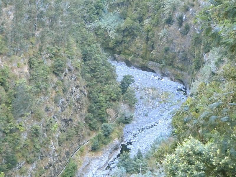 23 July 2013 Levada do Curral e Castelejo — To the tunnel in the Faja basin — photo 2