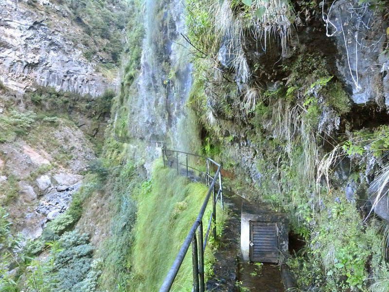 23 July 2013 Levada do Curral e Castelejo — To the tunnel in the Faja basin — photo 12
