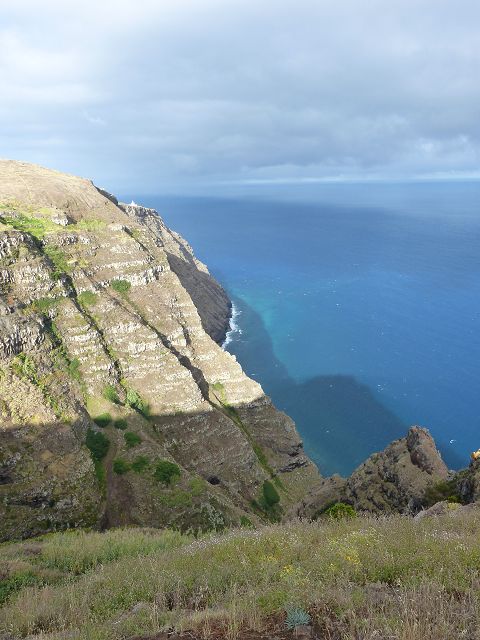 23 July 2014 Pedregal waterfall and Levada do Moinho — To the viewpoint over the waterfall of the Ribeira dos Moinhos — photo 2