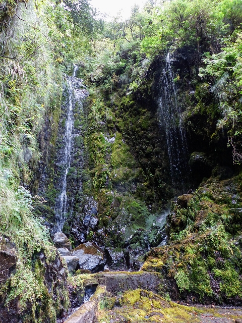 13 August 2017 The great tunnel-rat diploma: From the Madre of the Levada do Norte to the gravel track from Ginjas to Estanquinhos — Crossing of the eastern main branch of the Ribeira do Inferno — photo 17