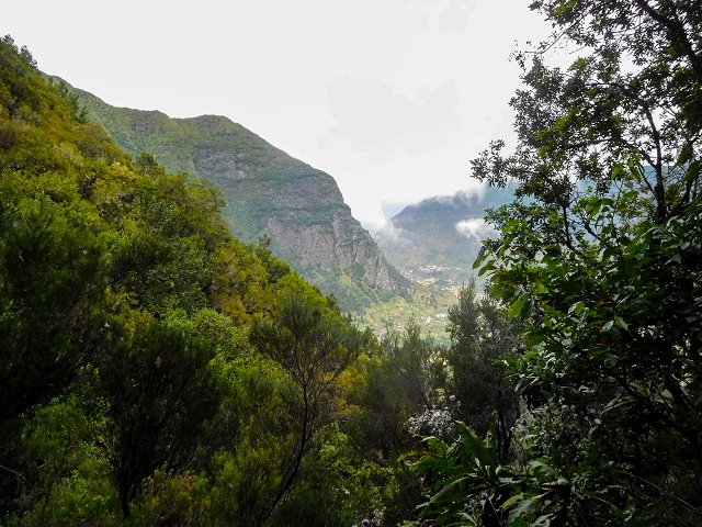 13 August 2017 The great tunnel-rat diploma: From the Madre of the Levada do Norte to the gravel track from Ginjas to Estanquinhos — The last S-shaped tunnel — photo 3