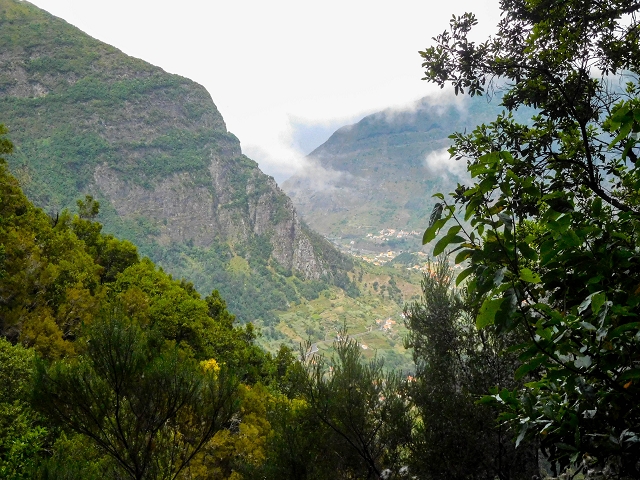 13 August 2017 The great tunnel-rat diploma: From the Madre of the Levada do Norte to the gravel track from Ginjas to Estanquinhos — The last S-shaped tunnel — photo 4